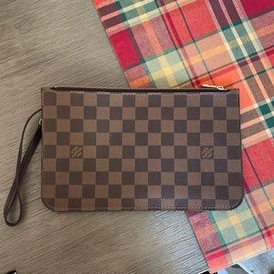 Louis Vuitton Neverfull Pochette